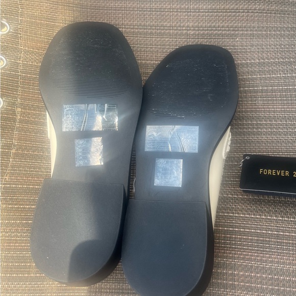 Forever 21 White Loafers. - Picture 4 of 5